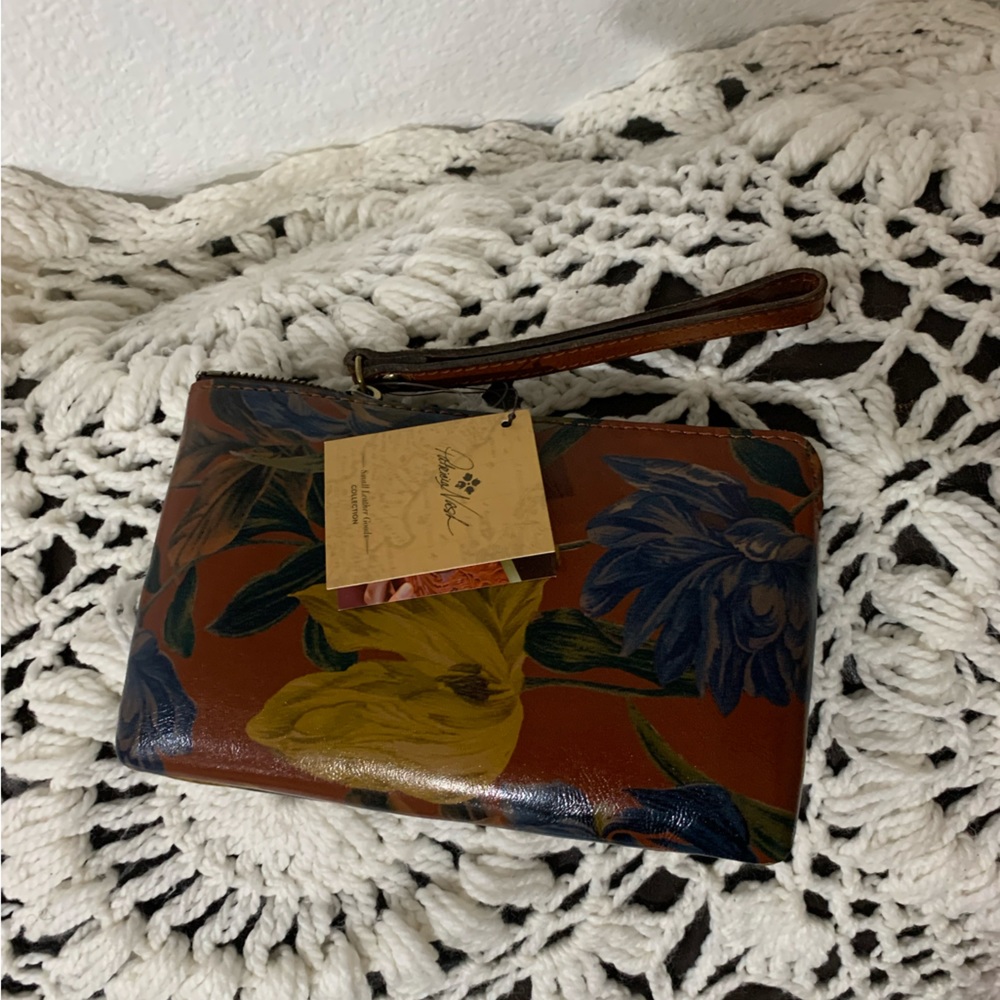 Patricia Nash Capri Leather Wristlet English Garden Print NWT